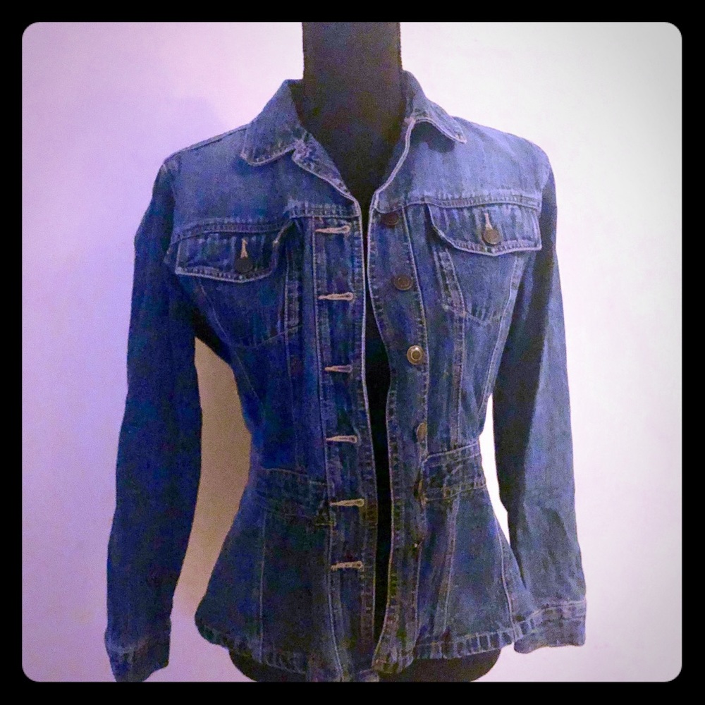 Tailored Stonewash Jean Jacket.  Don’t 😴 on this!